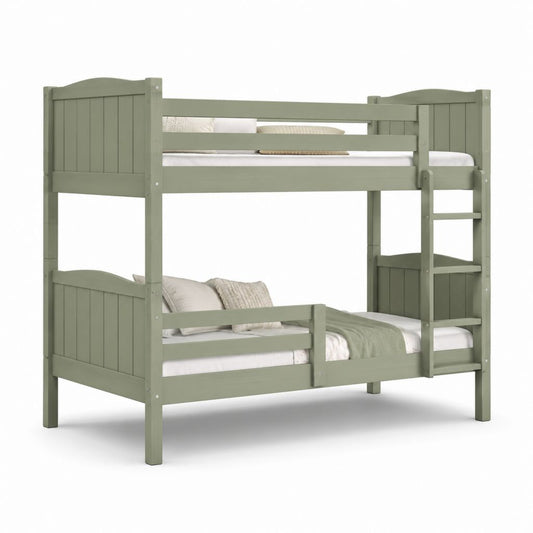 Lit superposé en pin massif vert olive, 90 × 190 cm et 140 × 190 cm, avec échelle et rives